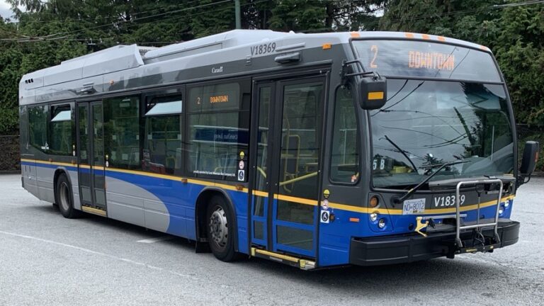 A TransLink bus in Metro Vancouver. (Ben Bouguerra)