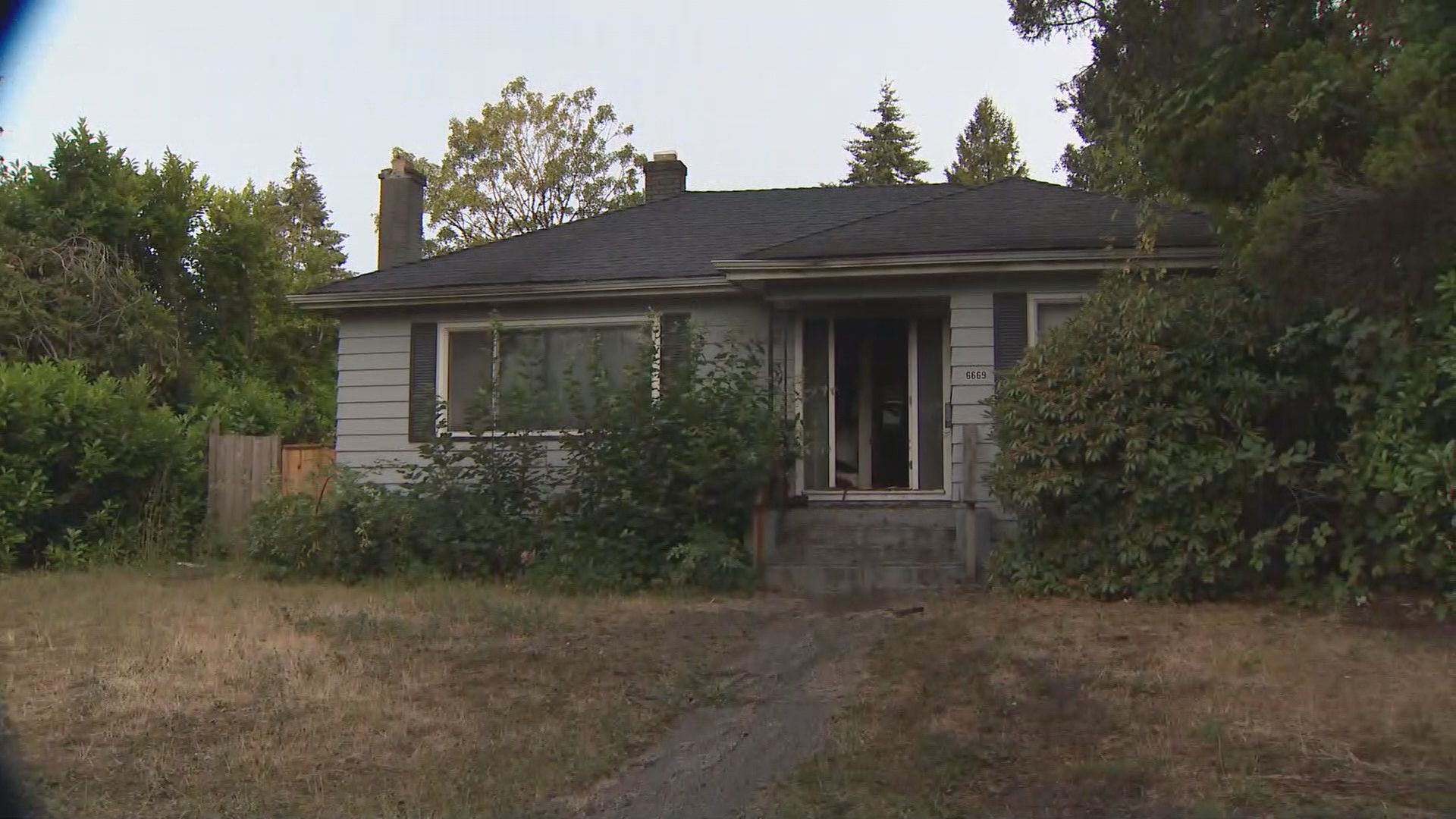 7 people were displaced after a fire on Granville Street at West 50th early Thursday morning.