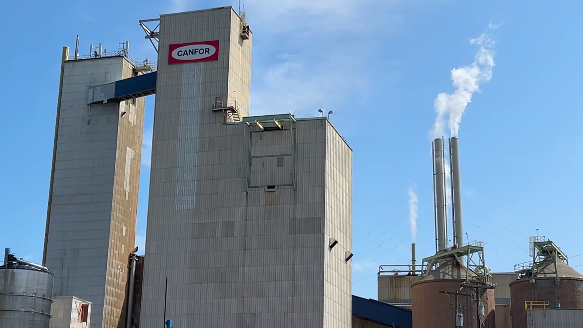 300 jobs lost as Canfor closes pulp mill outside Prince George